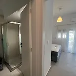 Loutraki's Seaside Serenity, 2 Bdrm Loutraki (Corinthia)