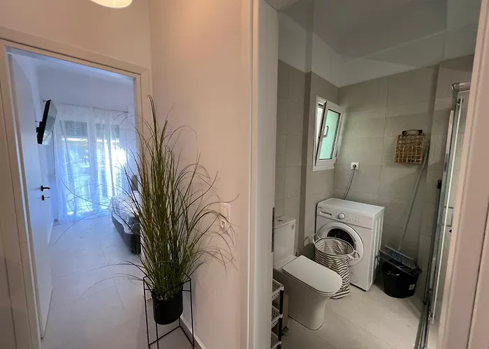 דירה Loutraki's Seaside Serenity, 2 Bdrm