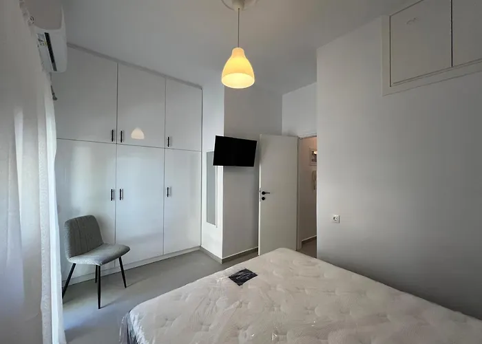 דירה Loutraki's Seaside Serenity, 2 Bdrm *